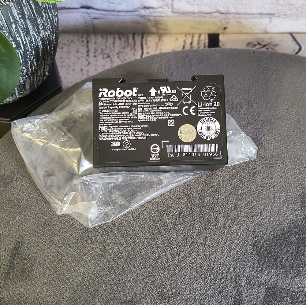 OEM iRobot Roomba vacuum lithium ion battery replacement, e i j7+, series i7 i7+ - Picture 3 of 7